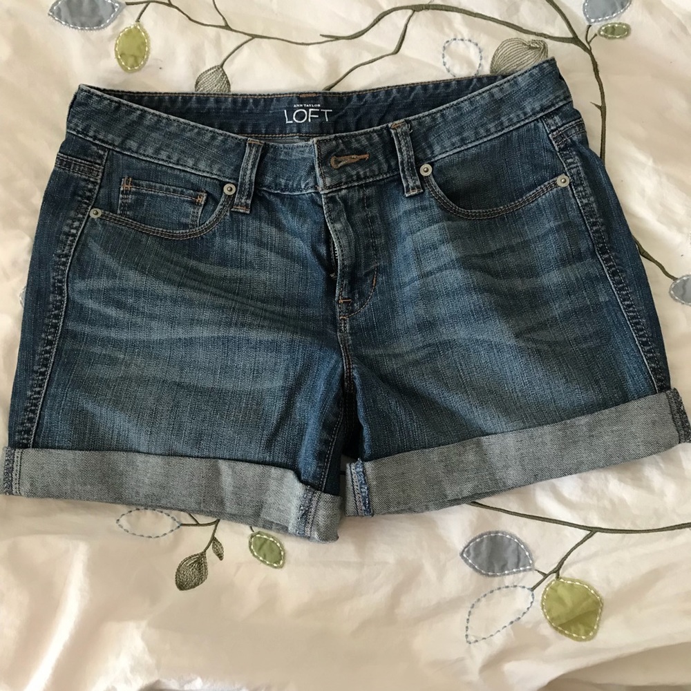 Cute LOFT denim roll shorts